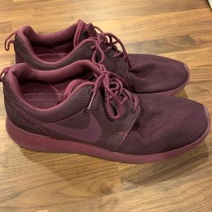 Nike Roshe Run - Villain Red - Size 10
